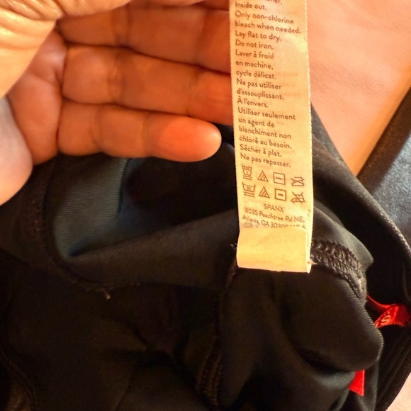 SPANX Black Faux Leather Leggings petite XS - Picture 5 of 11